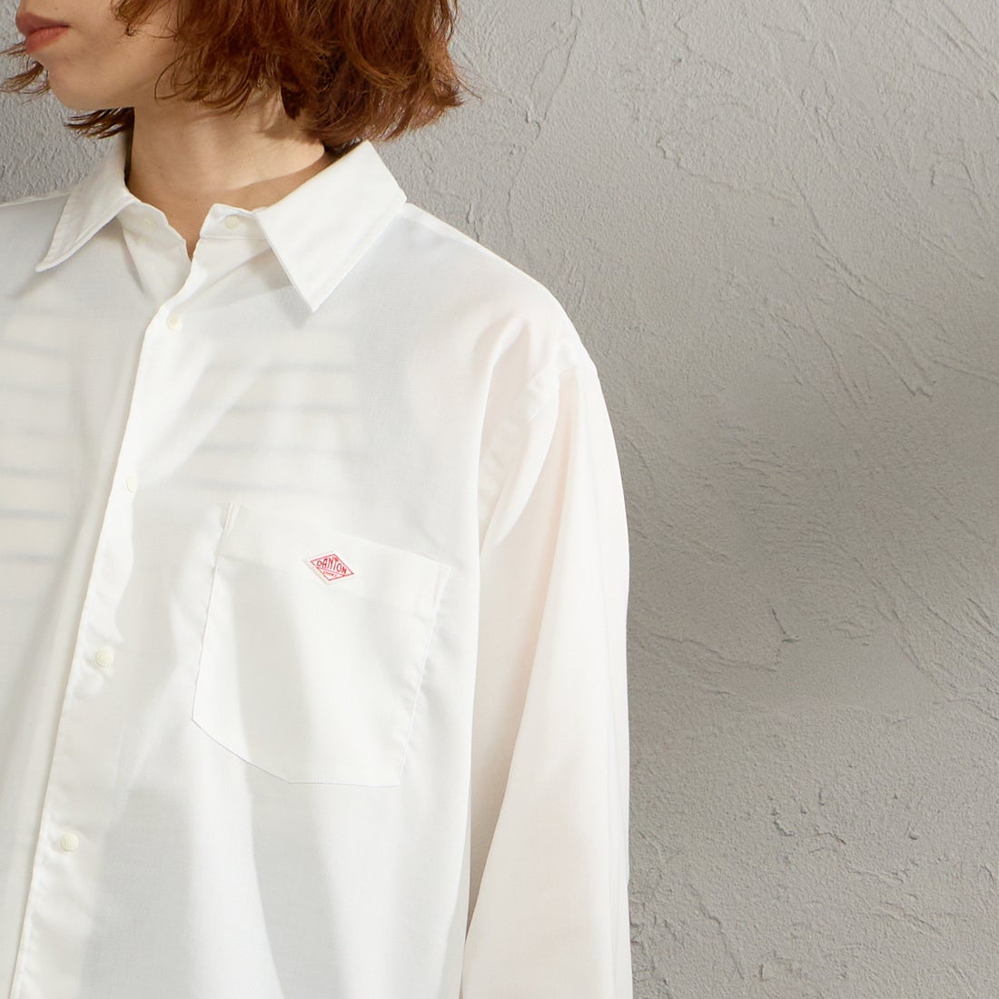 DANTON [ダントン] ドットボタン レギュラーカラー ストライプロングスリーブシャツ [DT-B0391POD] WHITE &&モデル身長：158cm 着用サイズ：36&&