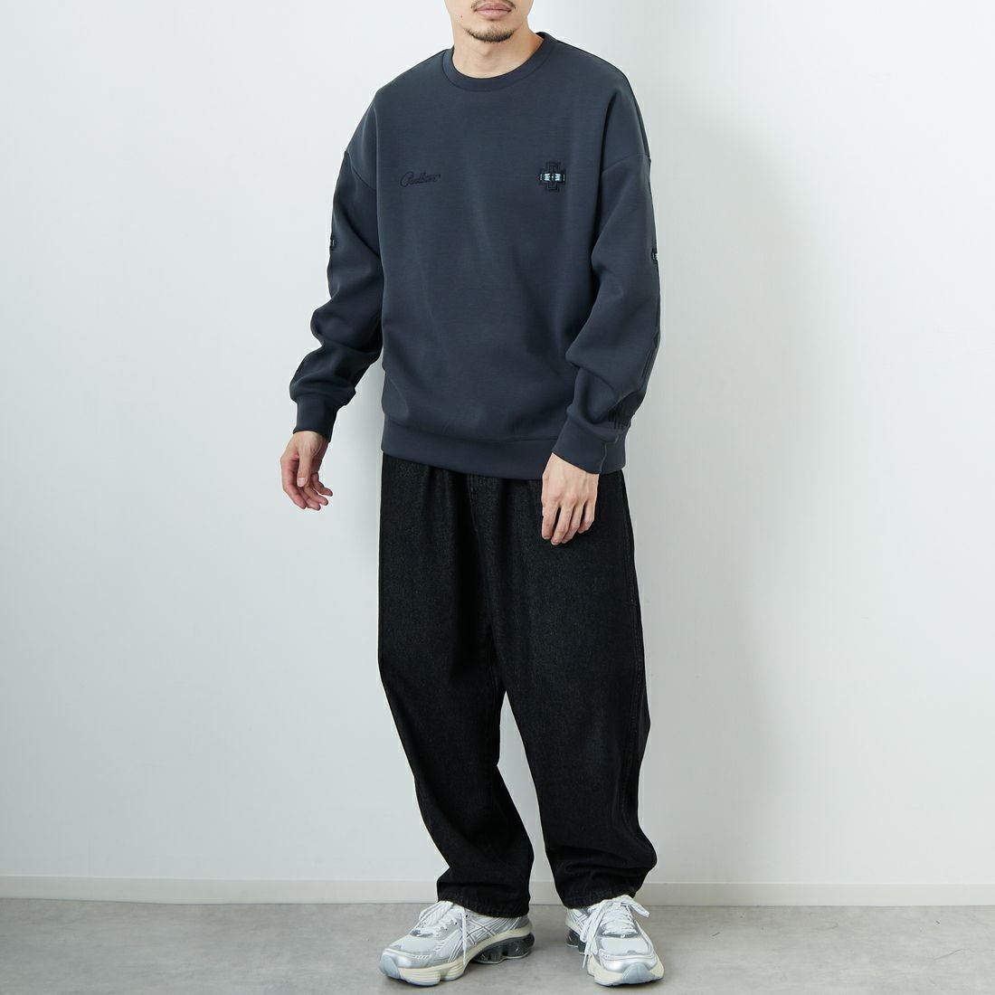 PENDLETON [ペンドルトン] 別注 ネイティブ柄 ダンボールニット クルーネックスウェット [5475-1223-JF] CHARCOAL &&モデル身長：167cm 着用サイズ：M&&