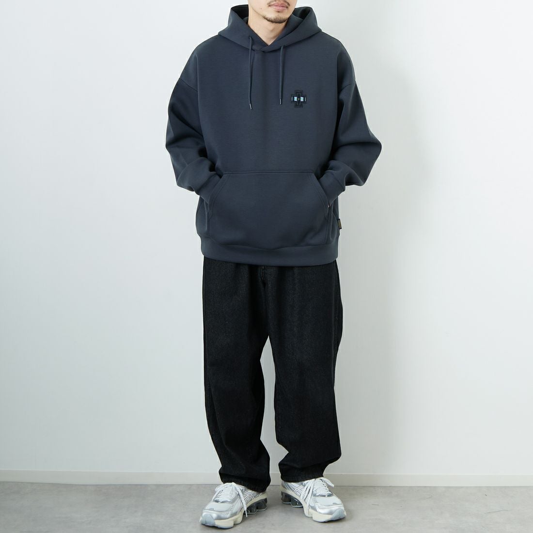 PENDLETON [ペンドルトン] 別注 ネイティブ柄 ダンボールニット スウェットパーカー [5475-1224-JF] CHARCOAL &&モデル身長：167cm 着用サイズ：L&&