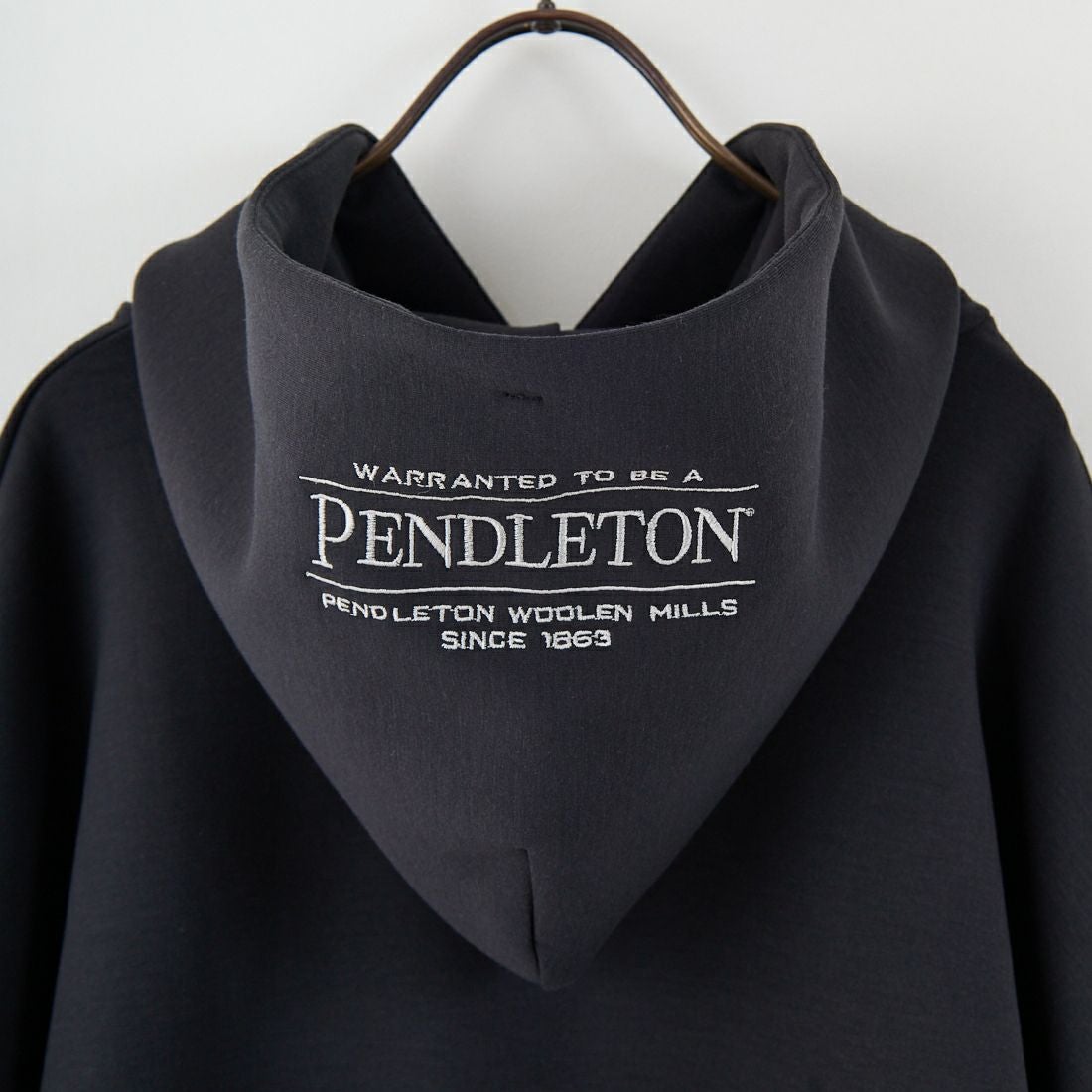 PENDLETON [ペンドルトン] 別注 ネイティブ柄 ダンボールニット