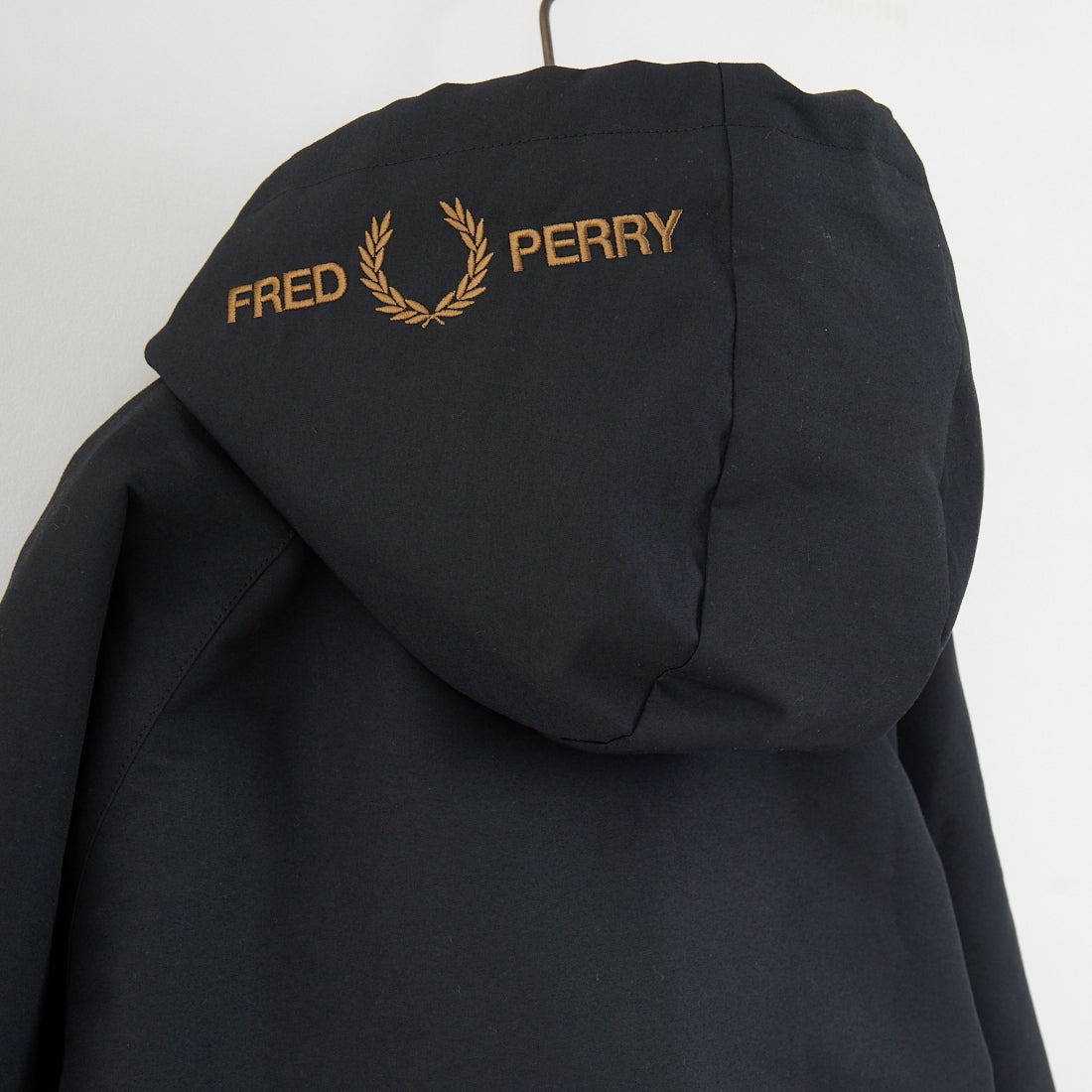 FRED PERRY [フレッドペリー] 別注 パデッドフーデッドシェルジャケット [FPM-25A-24JF] BLK/SHADED