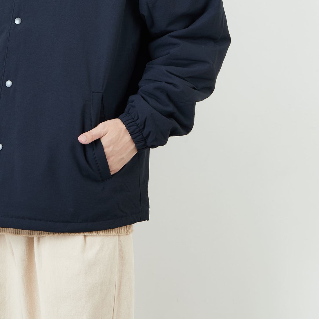 FRED PERRY [フレッドペリー] 別注 パデッドボタンスルージャケット [FPM-25A-23JF] NVY/HONEYC &&モデル身長：168cm 着用サイズ：M&&