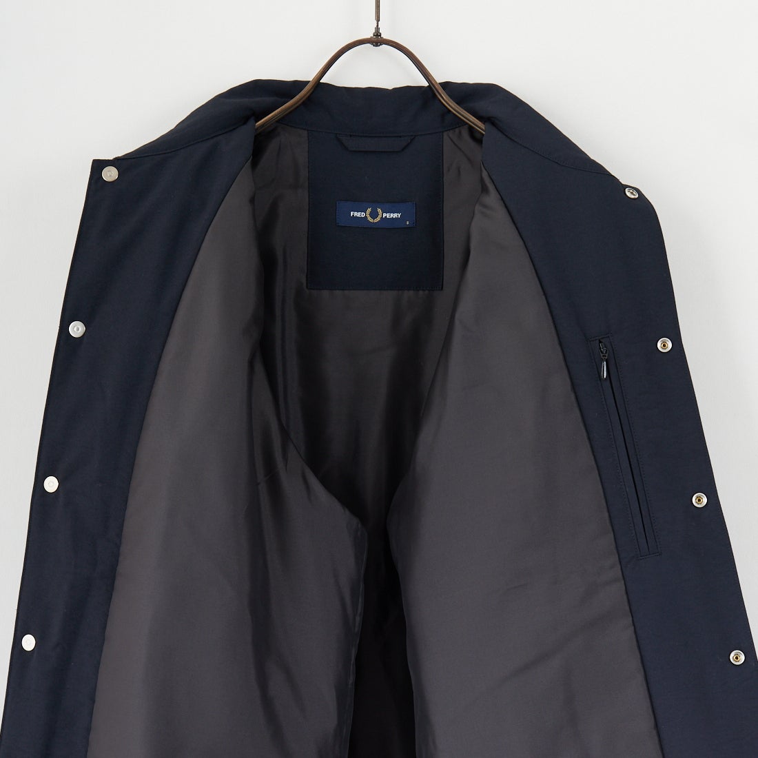 FRED PERRY [フレッドペリー] 別注 パデッドボタンスルージャケット [FPM-25A-23JF] NVY/HONEYC