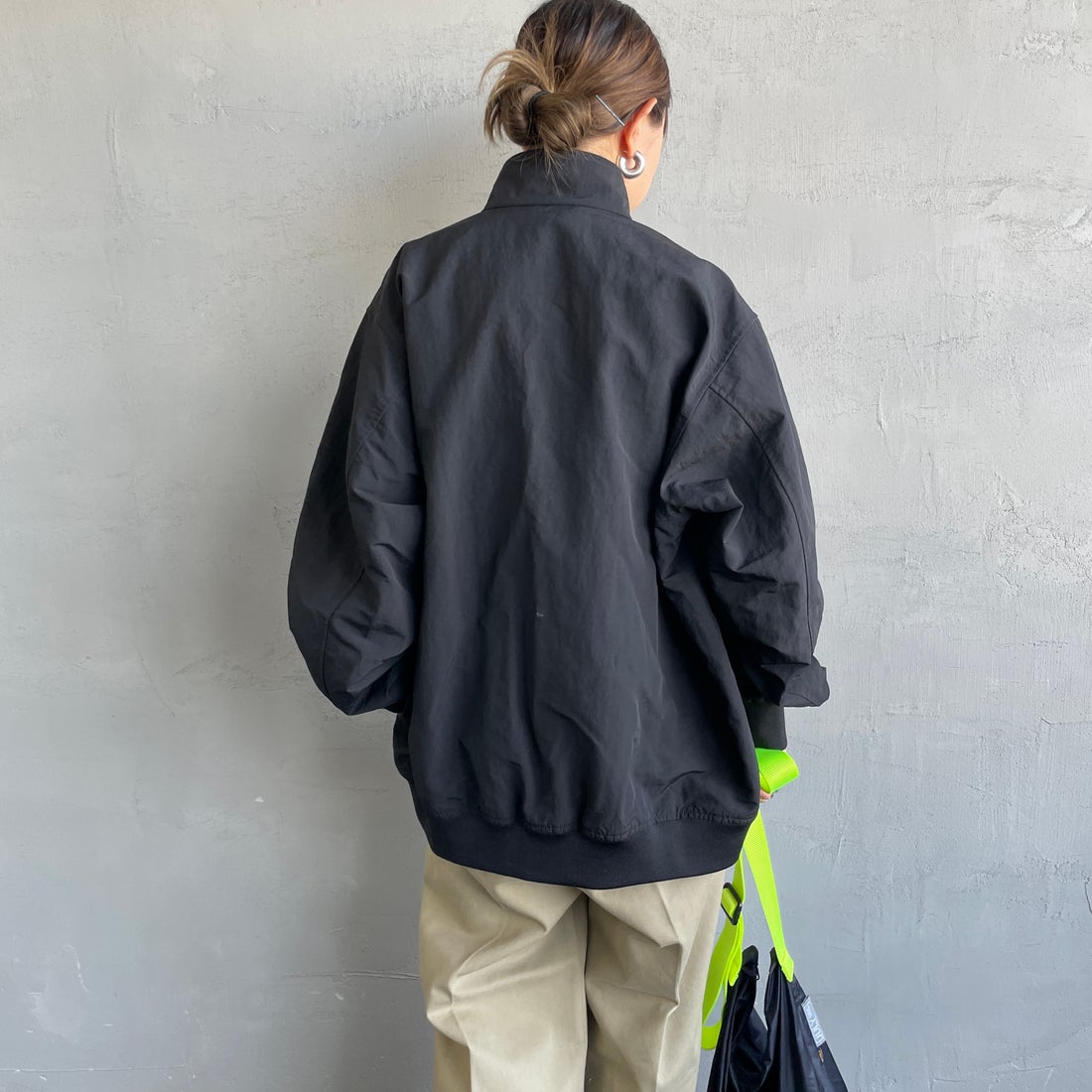 FRED PERRY [フレッドペリー] 別注 ナイロンブレンサムジャケット [FPM-25A-007JF] BLK/SHADED &&モデル身長：150cm 着用サイズ：10&&