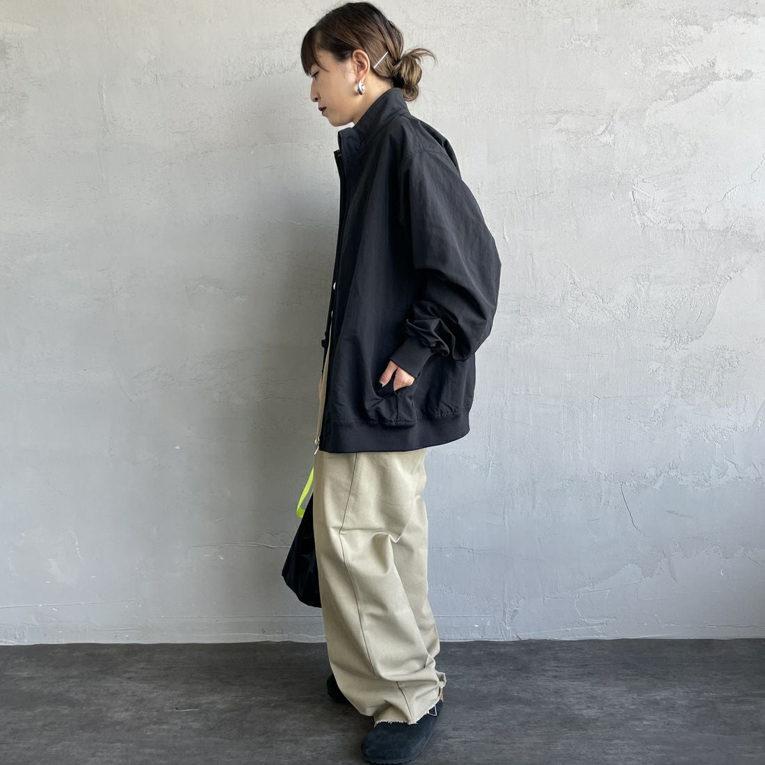 FRED PERRY [フレッドペリー] 別注 ナイロンブレンサムジャケット [FPM-25A-007JF] BLK/SHADED &&モデル身長：150cm 着用サイズ：10&&