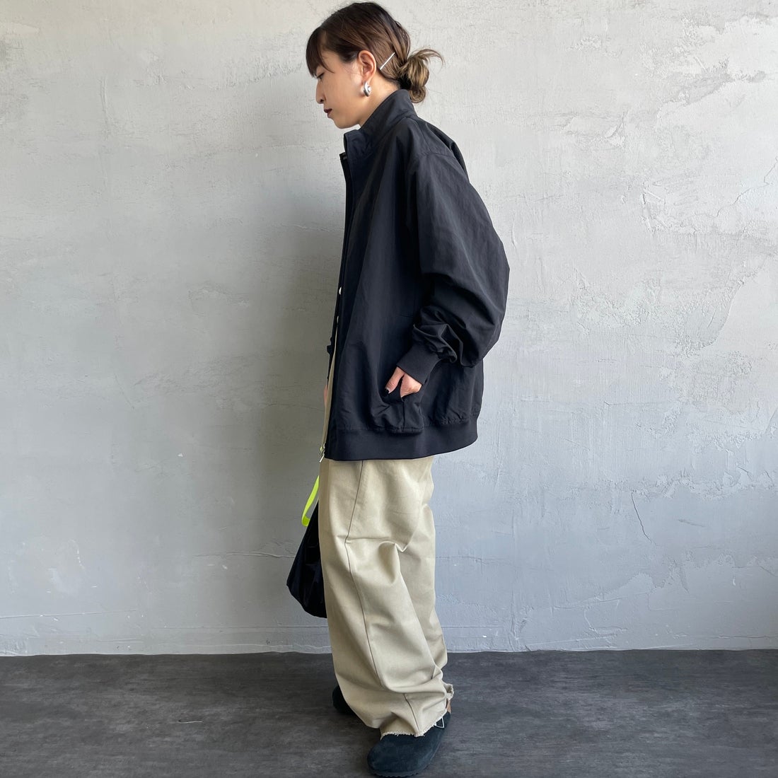 FRED PERRY [フレッドペリー] 別注 ナイロンブレンサムジャケット [FPM-25A-007JF] BLK/SHADED &&モデル身長：150cm 着用サイズ：10&&