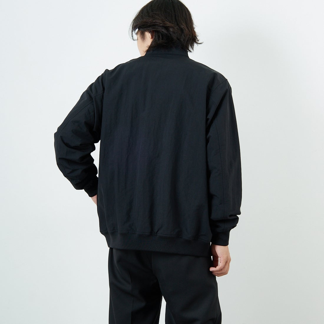 FRED PERRY [フレッドペリー] 別注 ナイロンブレンサムジャケット [FPM-25A-007JF] BLK/SHADED &&モデル身長：179cm 着用サイズ：14&&