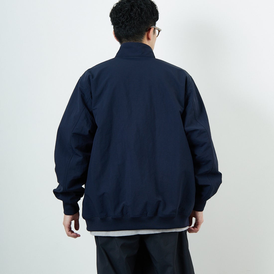 FRED PERRY [フレッドペリー] 別注 ナイロンブレンサムジャケット [FPM-25A-007JF] NVY/ECR/HO &&モデル身長：167cm 着用サイズ：14&&