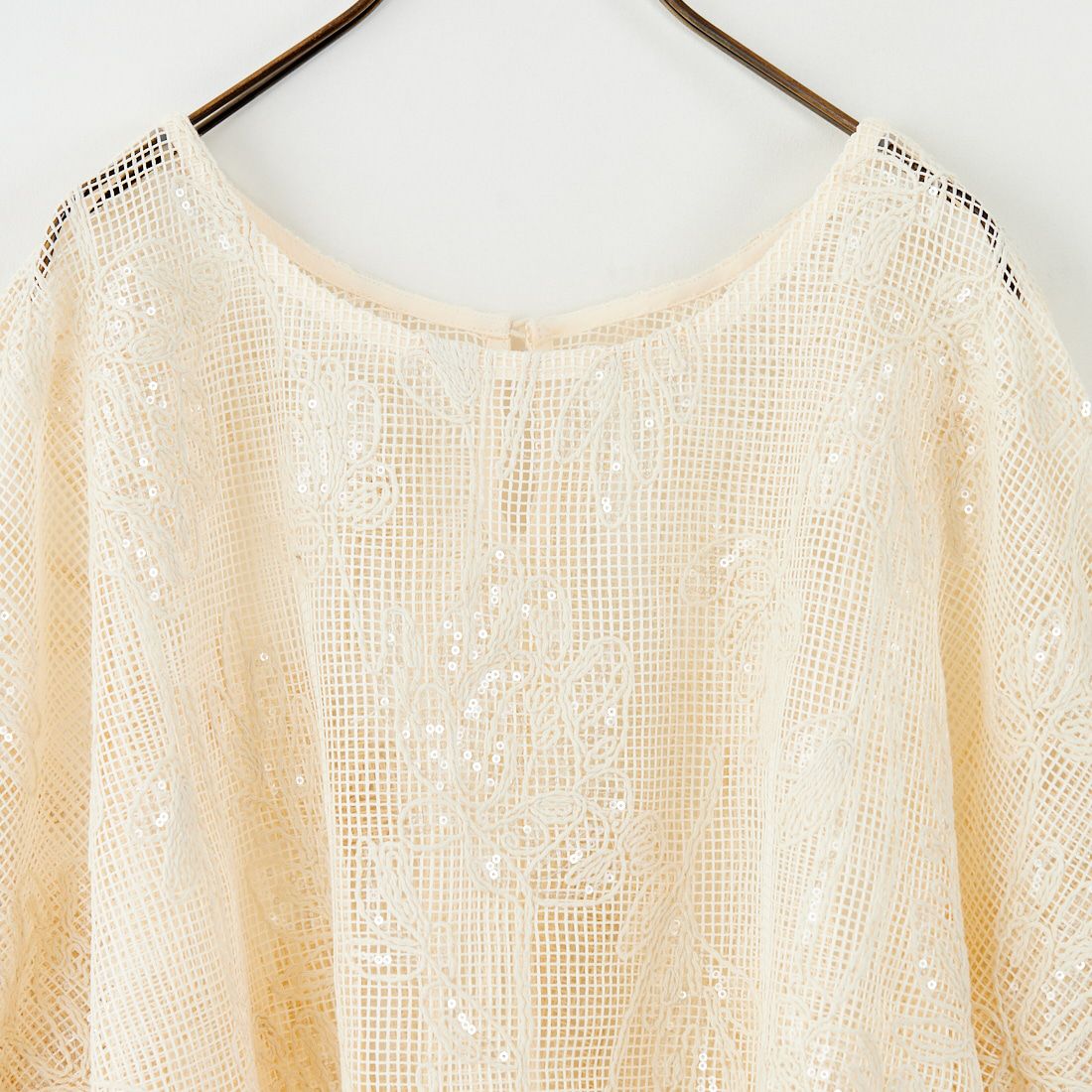 TORRAZZO DONNA [トラッゾドンナ] ボタニカルスパンコール ドルマンブラウス [6260-375] 09 IVORY