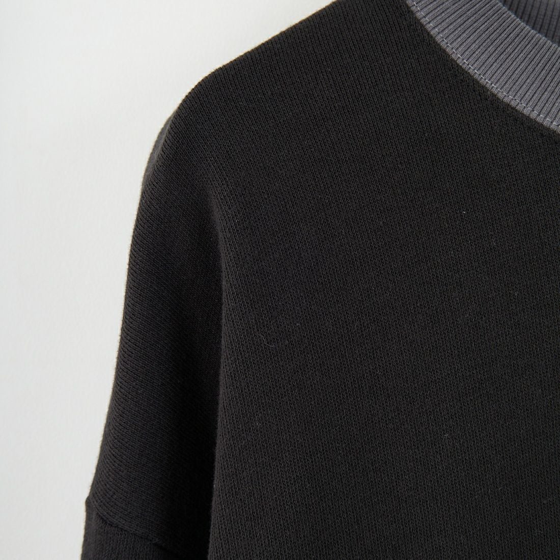 MANHATTAN PORTAGE [マンハッタンポーテージ] 別注 ポケット刺繍 リンガークルーネックスウェット [25FWMP-IN70-JF] BLACK