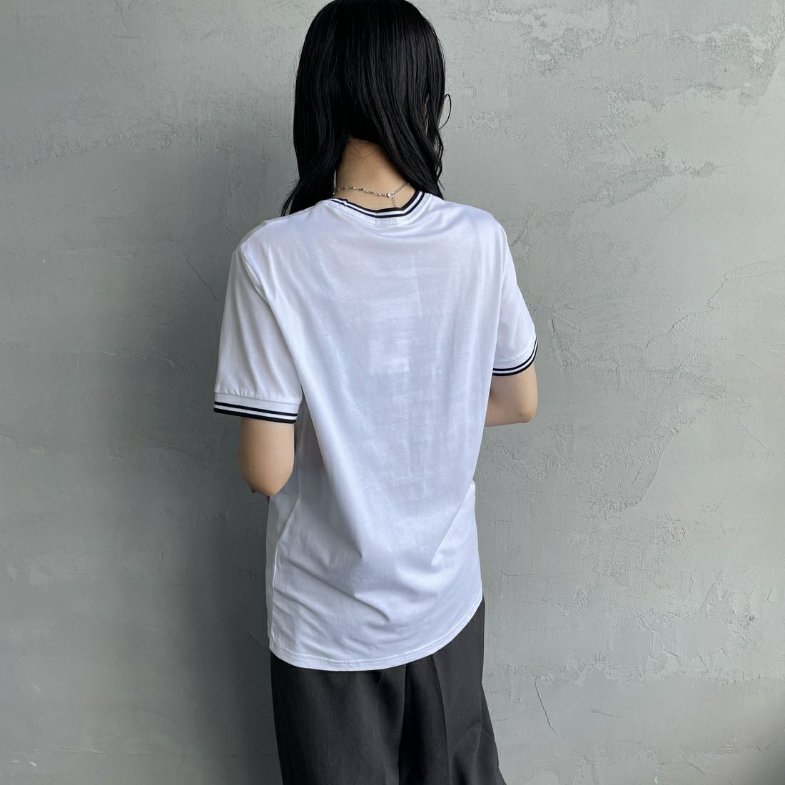 FRED PERRY [フレッドペリー] ツインティップTシャツ [M1588] 100 WHITE &&モデル身長：160cm 着用サイズ：XS&&