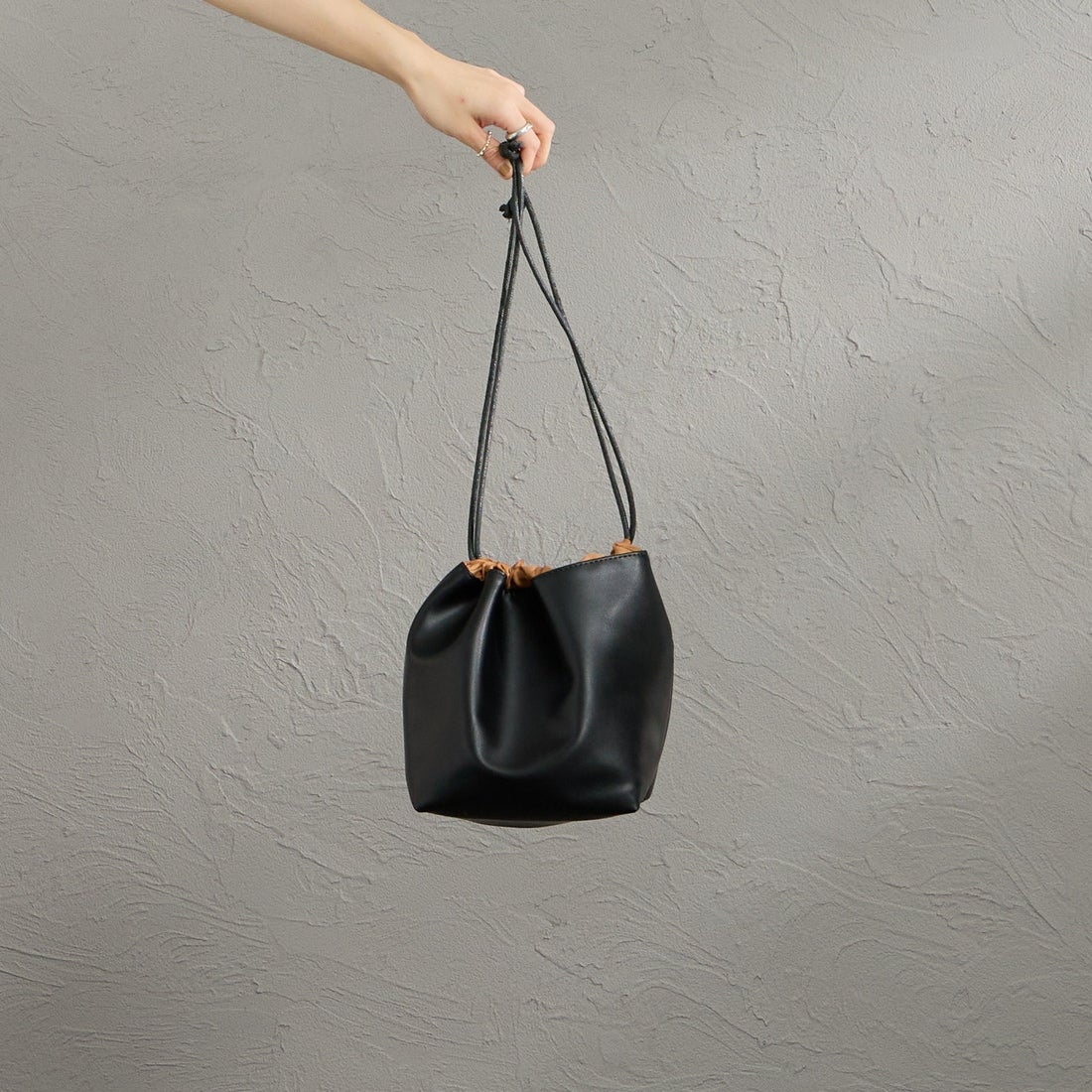 iommi [イオミ] パイピングトートバッグ [ZH-51008] BROWN