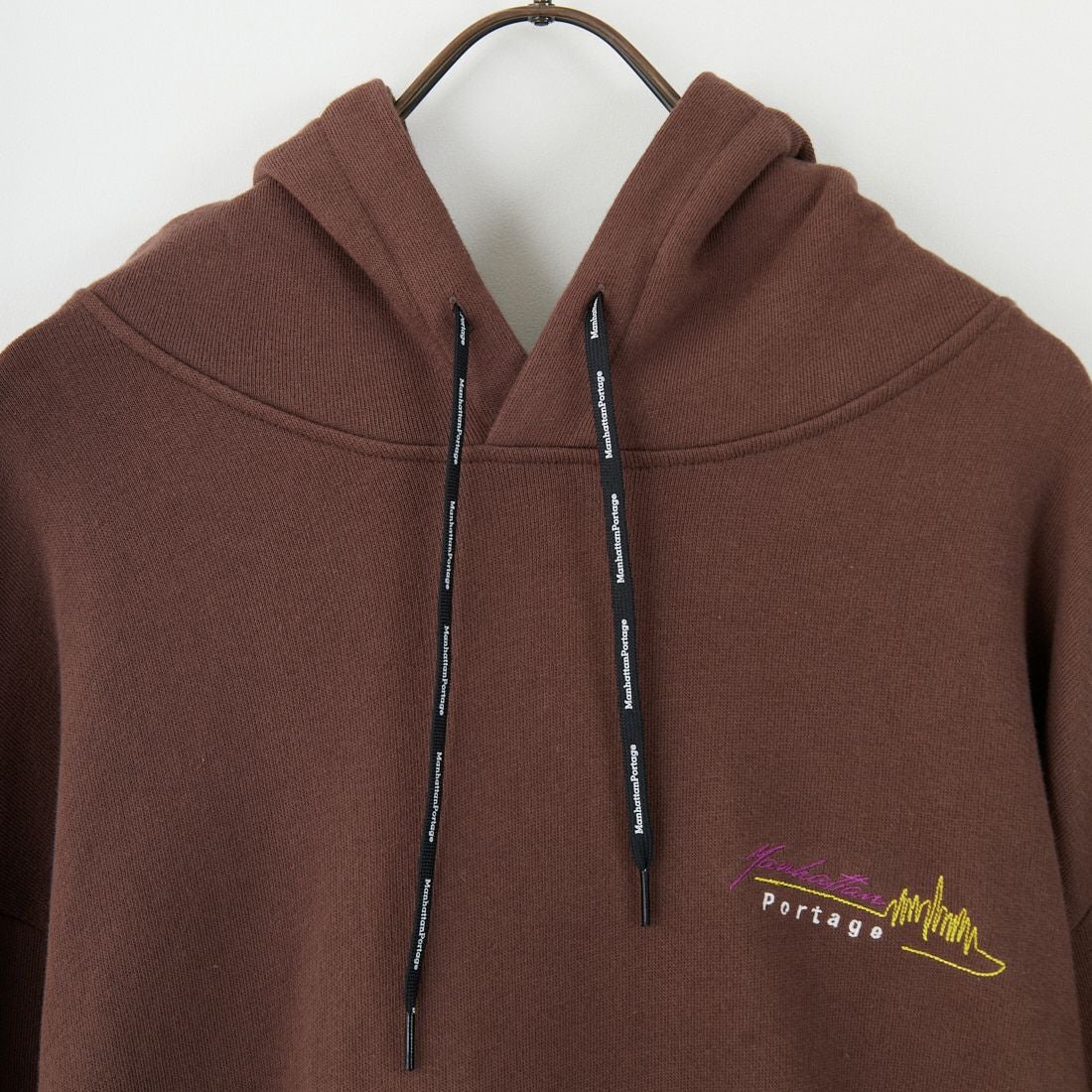 MANHATTAN PORTAGE [マンハッタンポーテージ] 別注 バックフォトプリントパーカー [25FWMP-IN73-JF] D.BROWN