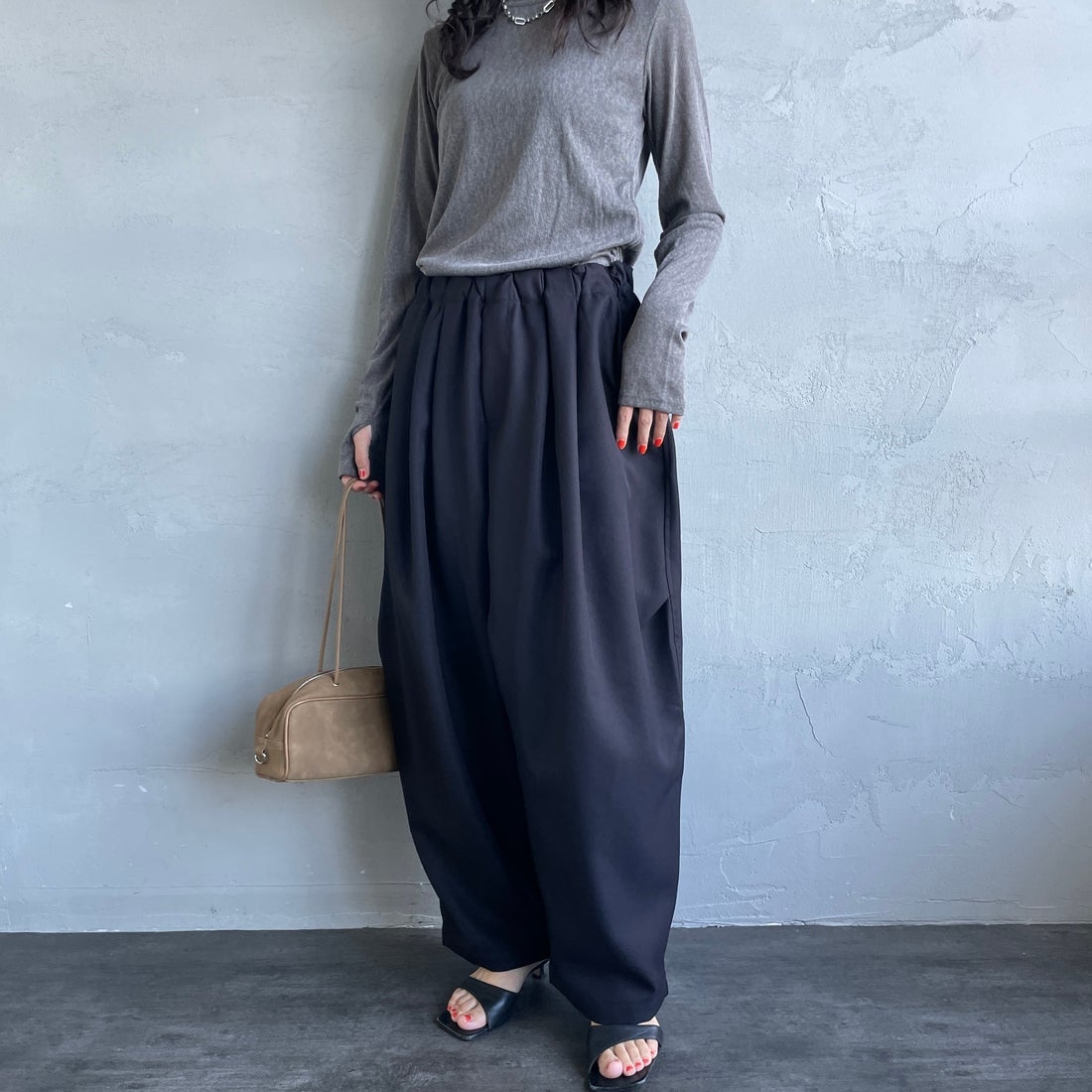 mizuiro ind [ミズイロインド] ワイドカーゴパンツ [1-260016A] 99 BLACK &&モデル身長：160cm 着用サイズ：2&&