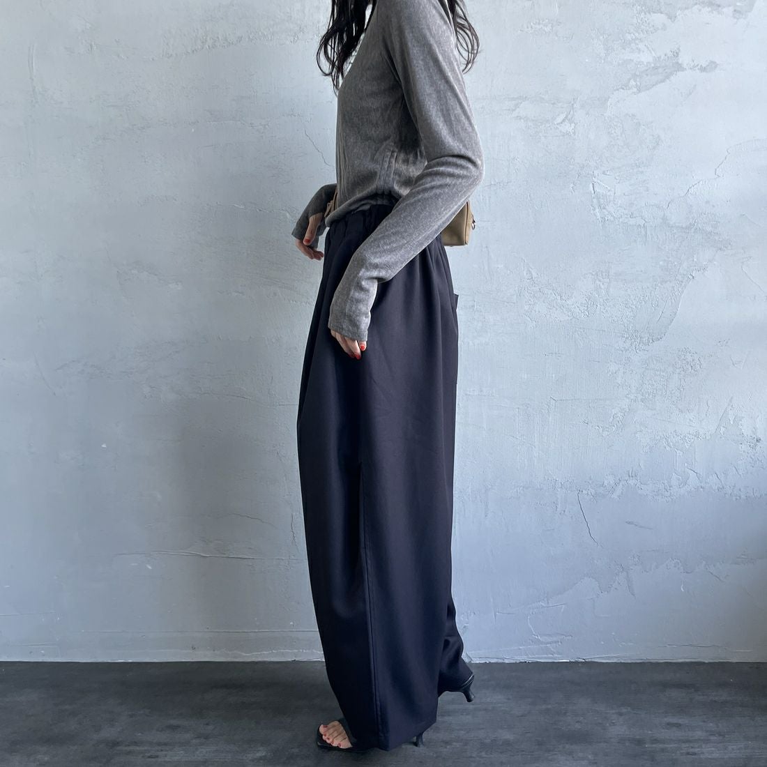 mizuiro ind [ミズイロインド] ワイドカーゴパンツ [1-260016A] 99 BLACK &&モデル身長：160cm 着用サイズ：2&&