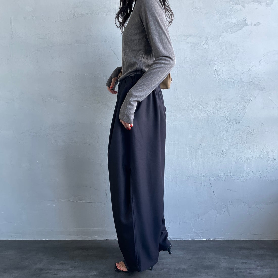 mizuiro ind [ミズイロインド] ワイドカーゴパンツ [1-260016A] 99 BLACK &&モデル身長：160cm 着用サイズ：2&&