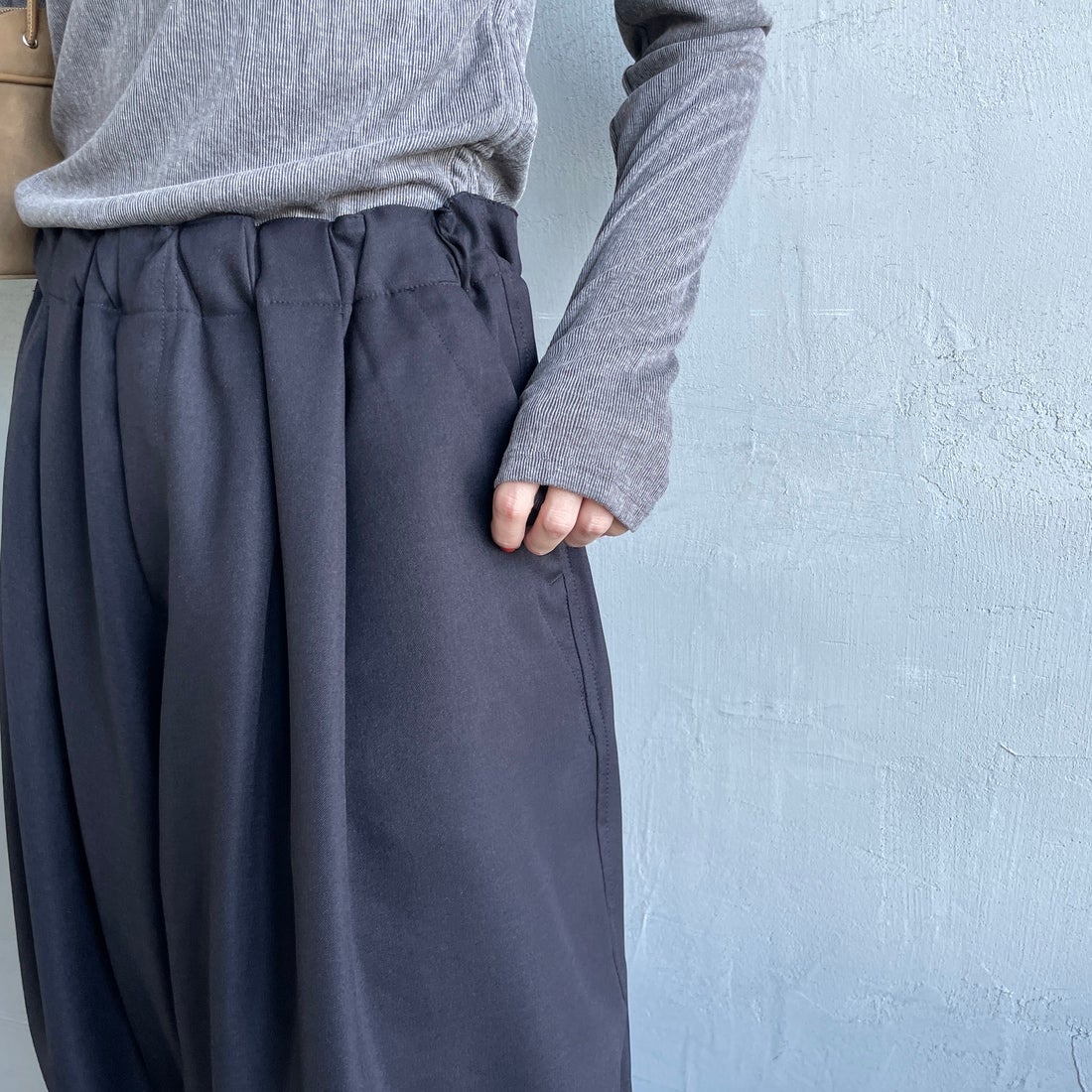 mizuiro ind [ミズイロインド] ワイドカーゴパンツ [1-260016A] 99 BLACK &&モデル身長：160cm 着用サイズ：2&&