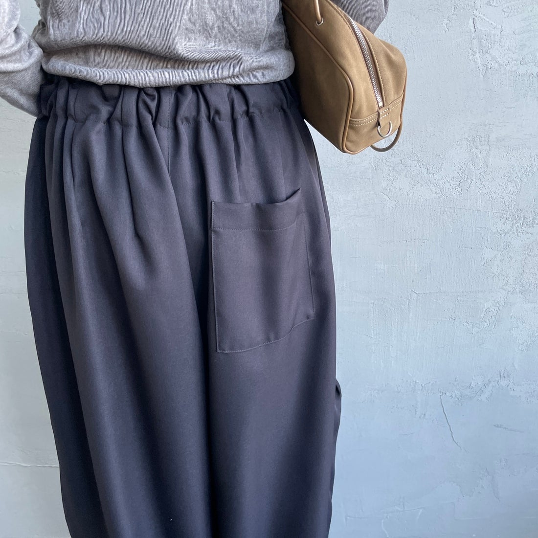 mizuiro ind [ミズイロインド] ワイドカーゴパンツ [1-260016A] 99 BLACK &&モデル身長：160cm 着用サイズ：2&&