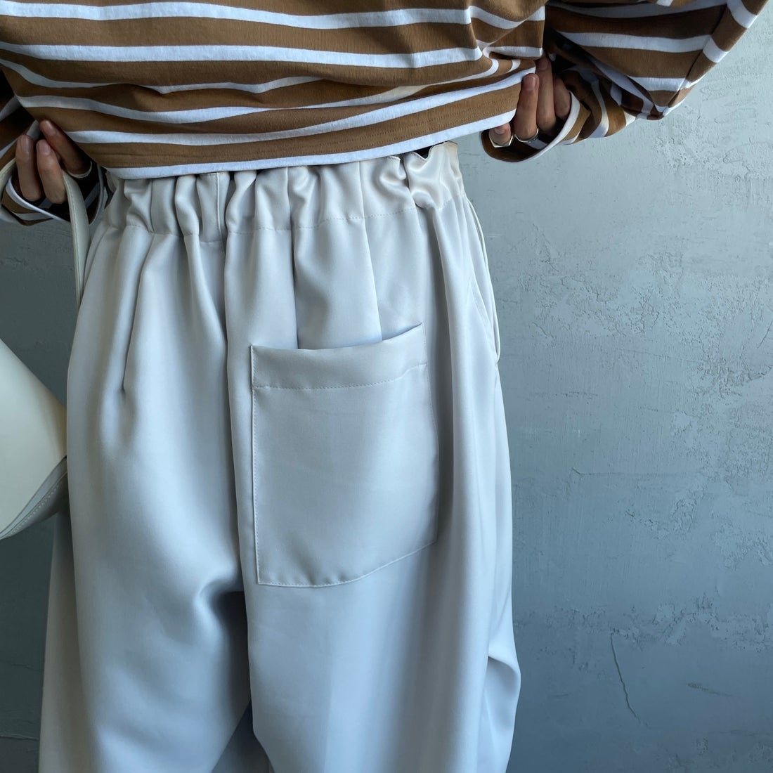 mizuiro ind [ミズイロインド] ワイドカーゴパンツ [1-260016A] 90 L.GRAY &&モデル身長：158cm 着用サイズ：2&&