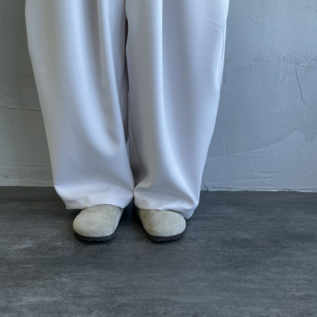 mizuiro ind [ミズイロインド] ワイドカーゴパンツ [1-260016A] 90 L.GRAY &&モデル身長：158cm 着用サイズ：2&&