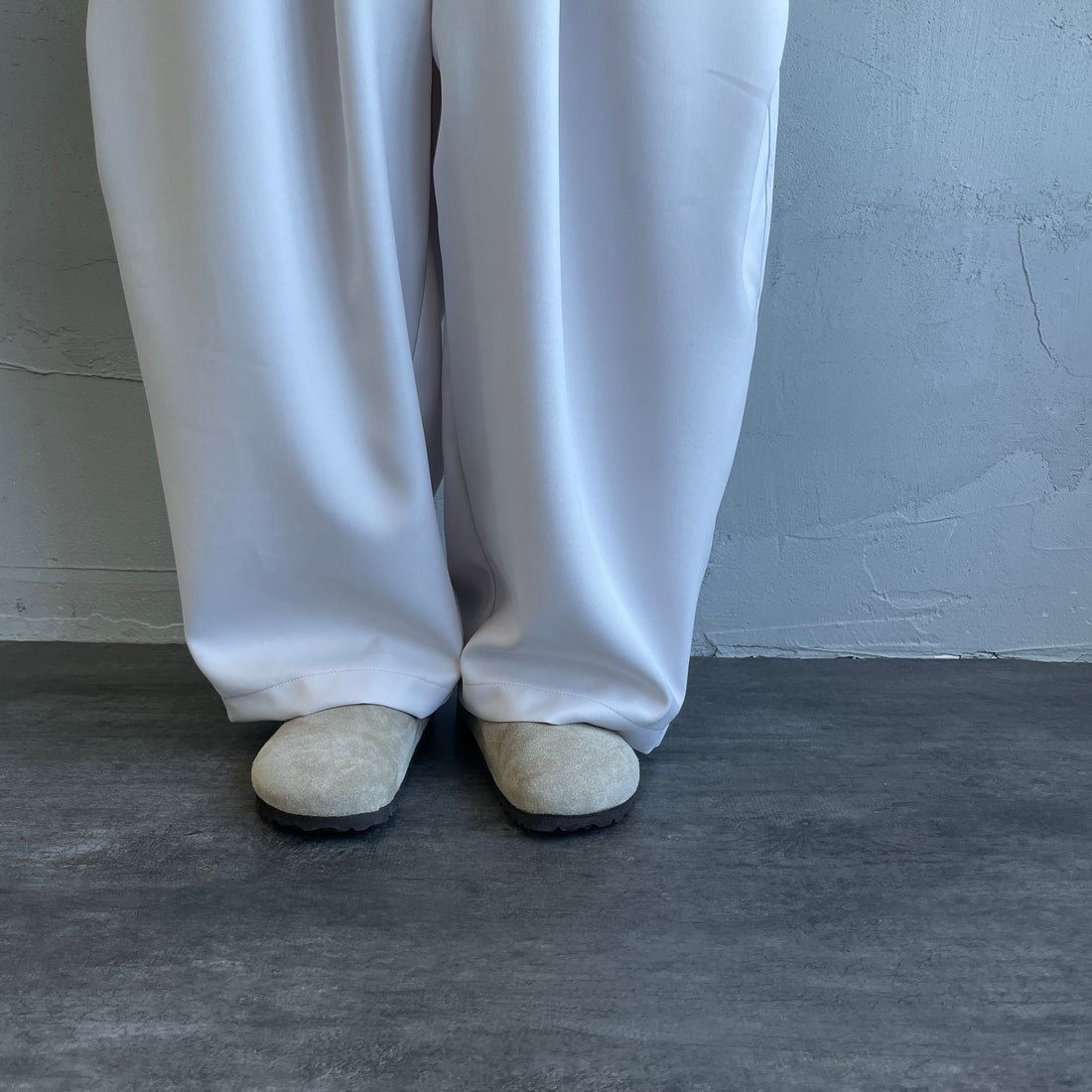 mizuiro ind [ミズイロインド] ワイドカーゴパンツ [1-260016A] 90 L.GRAY &&モデル身長：158cm 着用サイズ：2&&