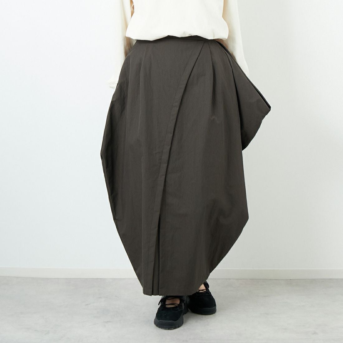 KHA&&モデル身長：167cm 着用サイズ：36&&