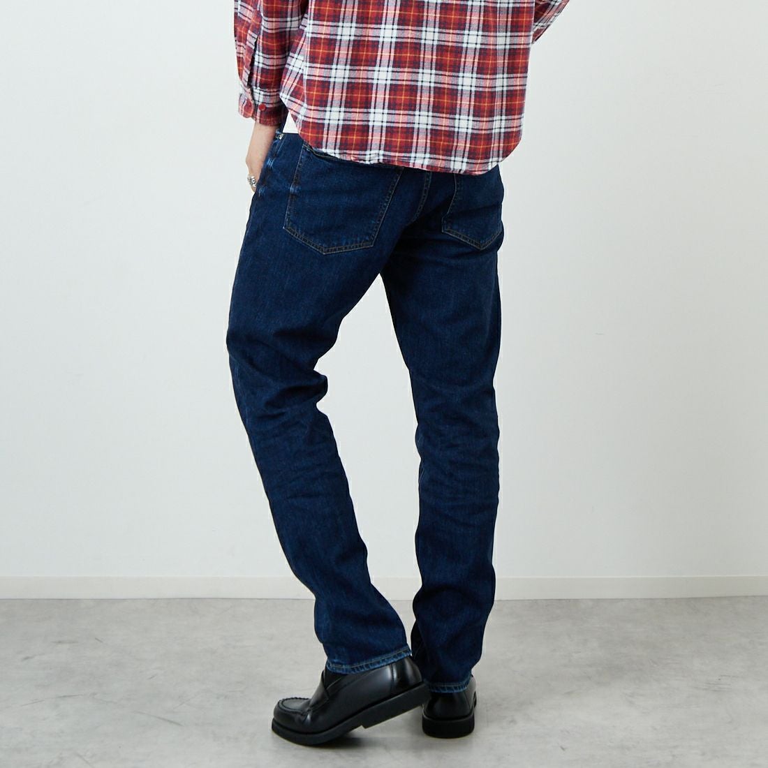 RED CARD TOKYO [レッドカード トーキョー] Rhythm+ スリムテーパードデニム [12M86801CDK] K-CLEAN DA &&モデル身長：179cm 着用サイズ：32&&