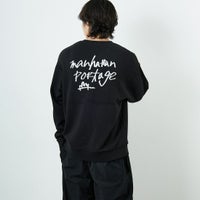 MANHATTAN PORTAGE [マンハッタンポーテージ] 別注 手書き風バック刺繍クルーネックスウェット [25FWMP-IN69-JF] OATMEAL
