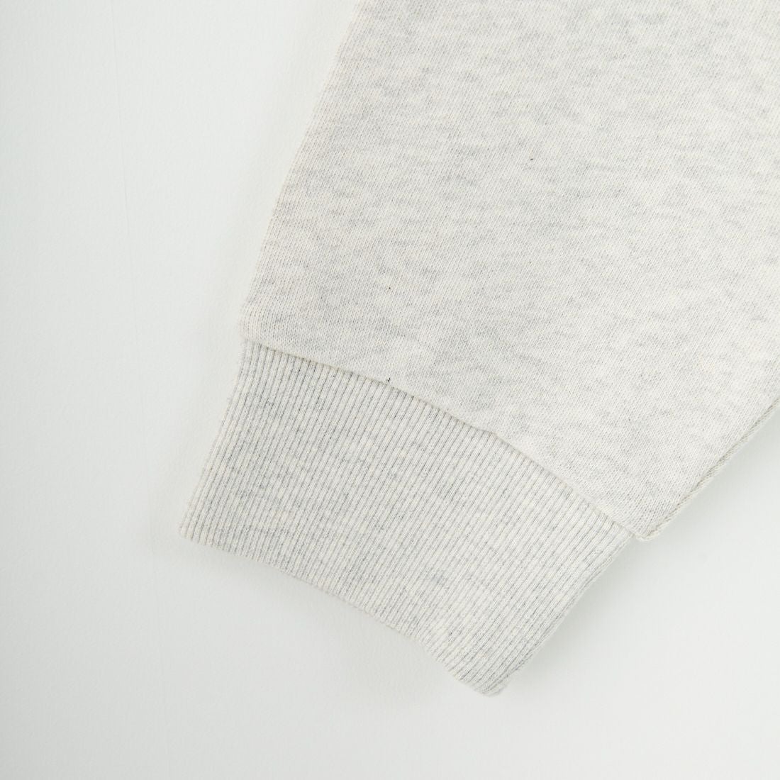 MANHATTAN PORTAGE [マンハッタンポーテージ] 別注 手書き風バック刺繍クルーネックスウェット [25FWMP-IN69-JF] OATMEAL