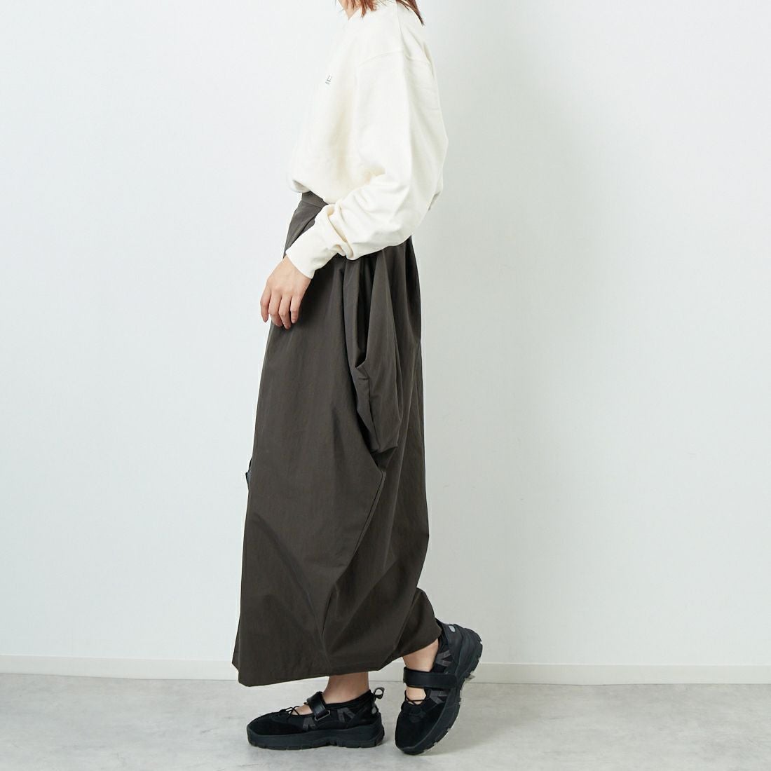 L.L.BEAN [エルエルビーン] SMITHFIELD クルーネックスウェットシャツ [5475-1137] 09 ECRU &&モデル身長：167cm 着用サイズ：M&&