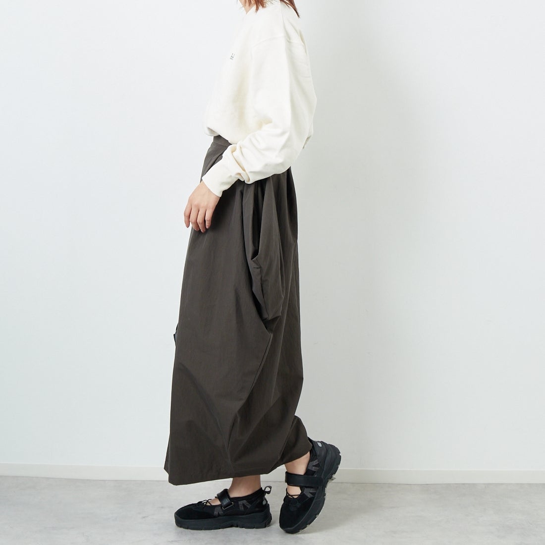 L.L.BEAN [エルエルビーン] SMITHFIELD クルーネックスウェットシャツ [5475-1137] 09 ECRU &&モデル身長：167cm 着用サイズ：M&&