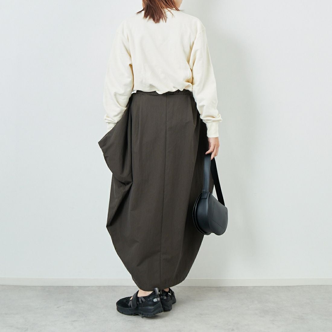 L.L.BEAN [エルエルビーン] SMITHFIELD クルーネックスウェットシャツ [5475-1137] 09 ECRU &&モデル身長：167cm 着用サイズ：M&&