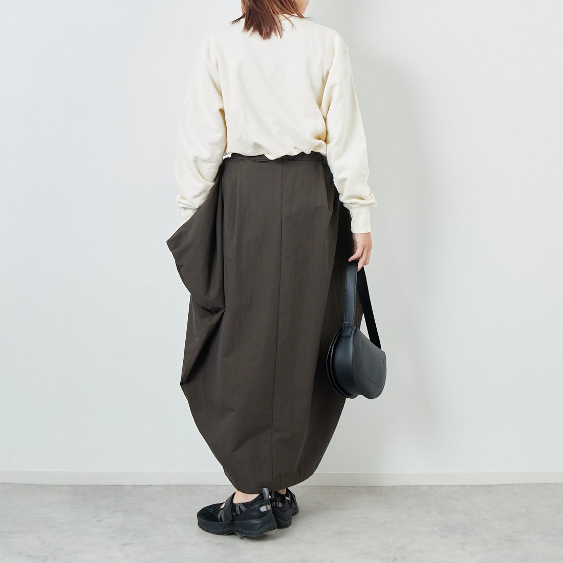 L.L.BEAN [エルエルビーン] SMITHFIELD クルーネックスウェットシャツ [5475-1137] 09 ECRU &&モデル身長：167cm 着用サイズ：M&&