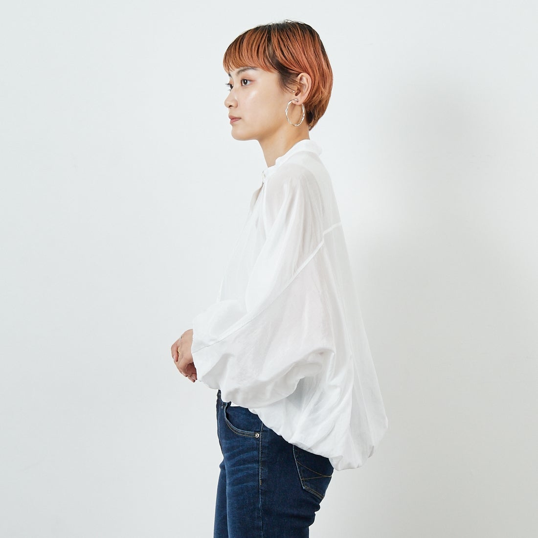 MICA&DEAL [マイカアンドディール] ドルマンパフスリーブブラウス [0125301209] OFF WHITE &&モデル身長：160cm 着用サイズ：F&&