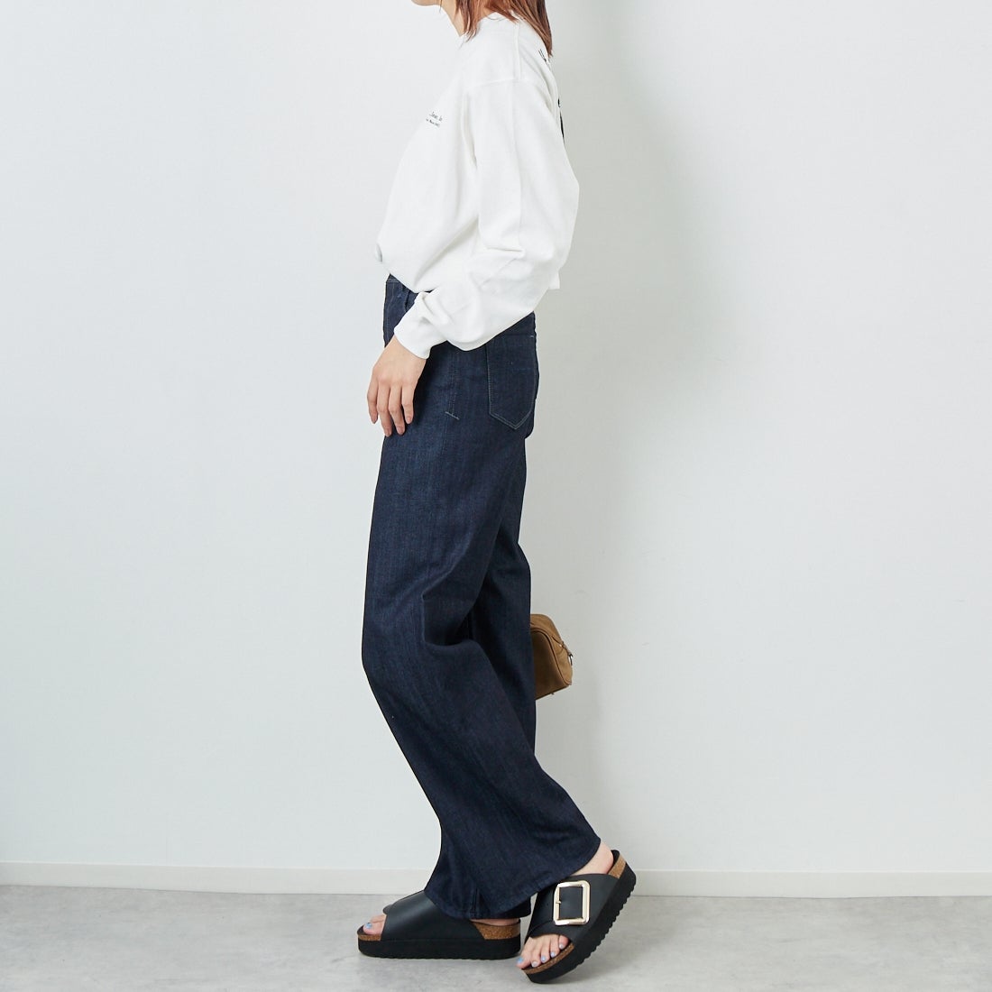 YANUK [ヤヌーク] ワイドストレート LILITH [57153077] OWI &&モデル身長：167cm 着用サイズ：25&&