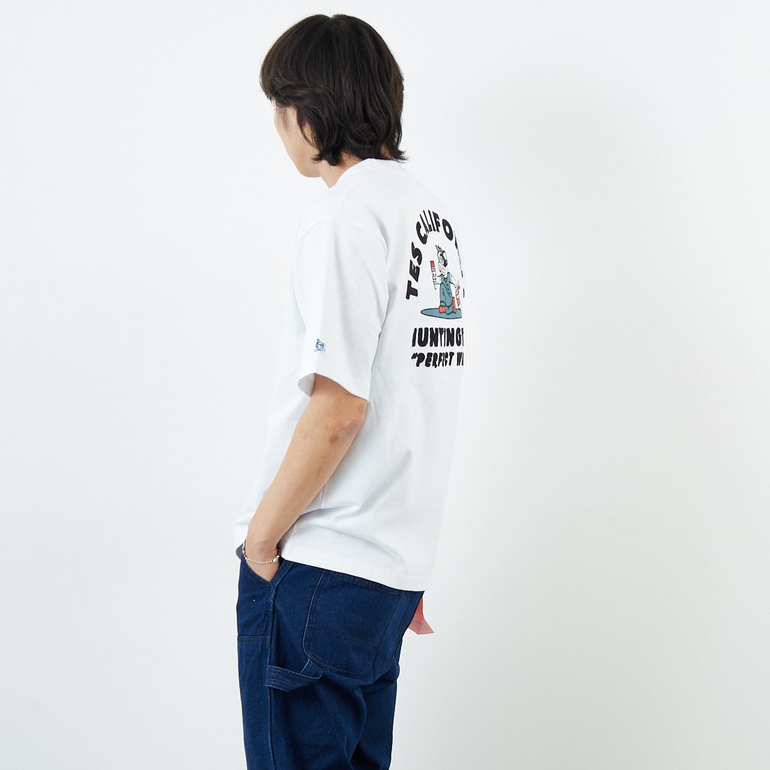 The Endless Summer [エンドレスサマー] ペインターサーファー刺繍Tシャツ [C-25574328] 07 WHITE &&モデル身長：179cm 着用サイズ：M&&