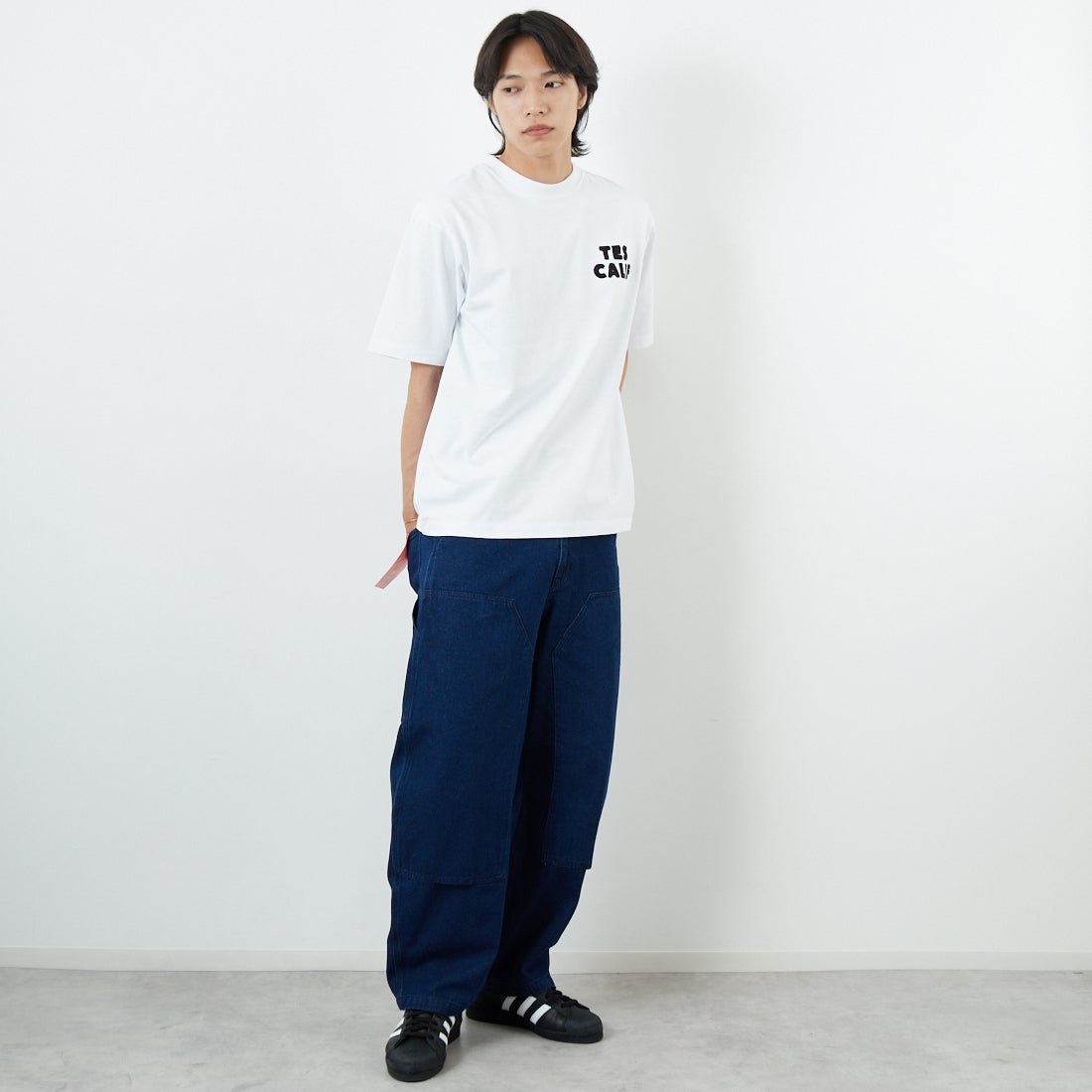 The Endless Summer [エンドレスサマー] ペインターサーファー刺繍Tシャツ [C-25574328] 07 WHITE &&モデル身長：179cm 着用サイズ：M&&