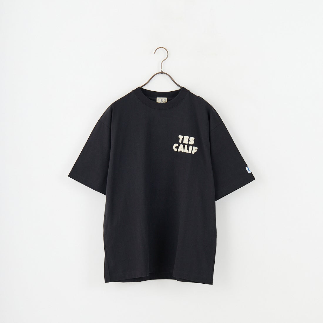 The Endless Summer [エンドレスサマー] ペインターサーファー刺繍Tシャツ [C-25574328] 01 BLACK