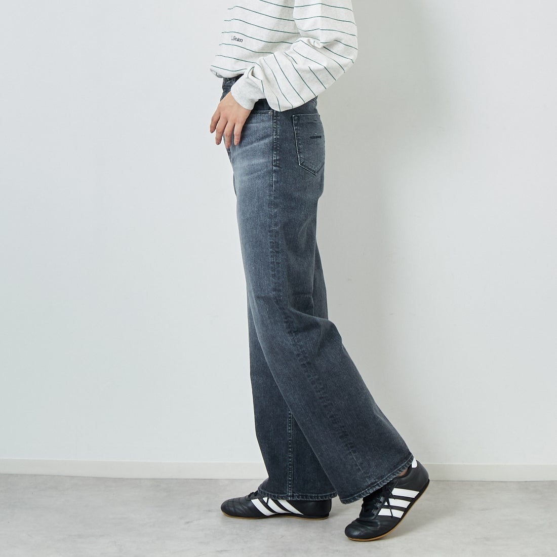 YANUK [ヤヌーク] ワイドストレート LILITH [57153079] MFG &&モデル身長：168cm 着用サイズ：25&&