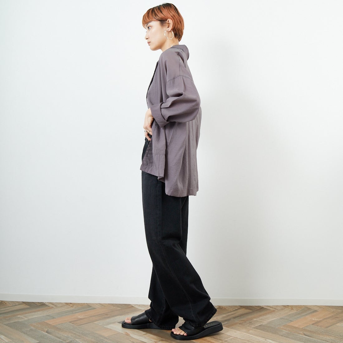 SOMETHING [サムシング] ELSA ヴィンテージルーズストレートデニム [SEA15] 83 BLACK &&モデル身長：160cm 着用サイズ：XS&&