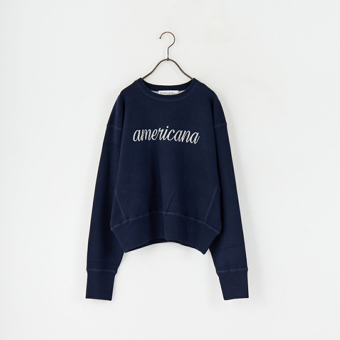Americana × JEANS FACTORY [アメリカーナ × ジーンズファクトリー] 別注 ショート丈 フロントロゴ スウェットライクニット [ASO-C-003-2-JF] ﾈｲﾋﾞｰ