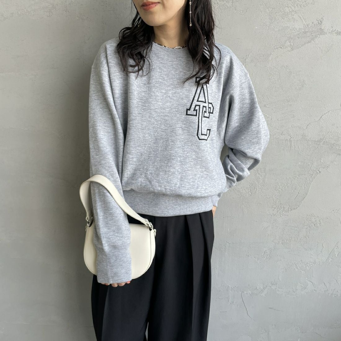 Americana × JEANS FACTORY [アメリカーナ × ジーンズファクトリー] 別注 ショート丈 バックロゴ スウェットライクニット [ASO-C-003-1-JF] ｸﾞﾚｰ &&モデル身長：160cm 着用サイズ：ONE SIZE&&