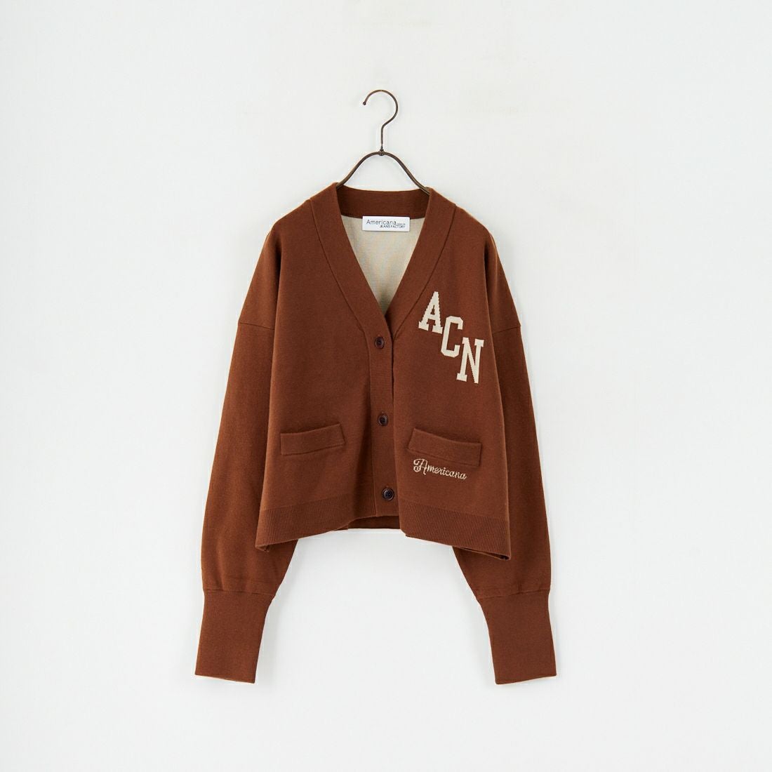 Americana × JEANS FACTORY [アメリカーナ × ジーンズファクトリー] 別注 フロントロゴ ショート丈Vネックカーディガン [ASO-C-004-1-JF] ﾌﾞﾗｳﾝ
