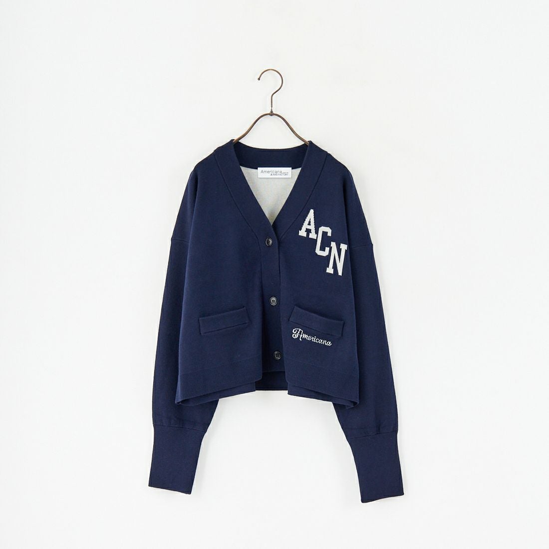 Americana × JEANS FACTORY [アメリカーナ × ジーンズファクトリー] 別注 フロントロゴ ショート丈Vネックカーディガン [ASO-C-004-1-JF] ﾈｲﾋﾞｰ