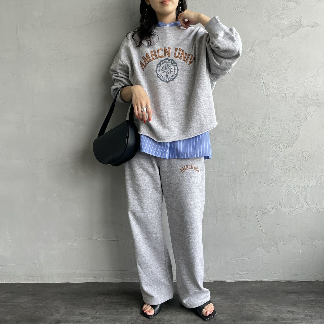 Americana × JEANS FACTORY [アメリカーナ × ジーンズファクトリー] 別注 カレッジロゴ スウェットパンツ [BRF-788A-1-JF] ﾓｸｸﾞﾚｰ &&モデル身長：160cm 着用サイズ：ONE SIZE&&