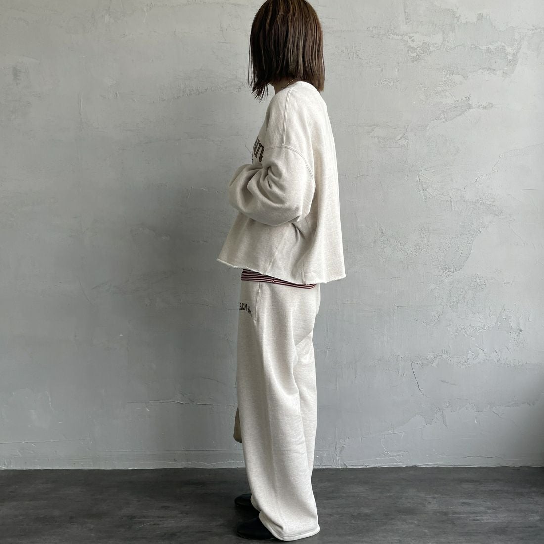 Americana × JEANS FACTORY [アメリカーナ × ジーンズファクトリー] 別注 カレッジロゴ スウェットパンツ [BRF-788A-1-JF] ｵｰﾄﾐｰﾙ &&モデル身長：158cm 着用サイズ：ONE SIZE&&