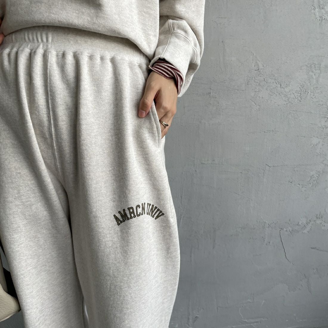 Americana × JEANS FACTORY [アメリカーナ × ジーンズファクトリー] 別注 カレッジロゴ スウェットパンツ [BRF-788A-1-JF] ｵｰﾄﾐｰﾙ &&モデル身長：158cm 着用サイズ：ONE SIZE&&