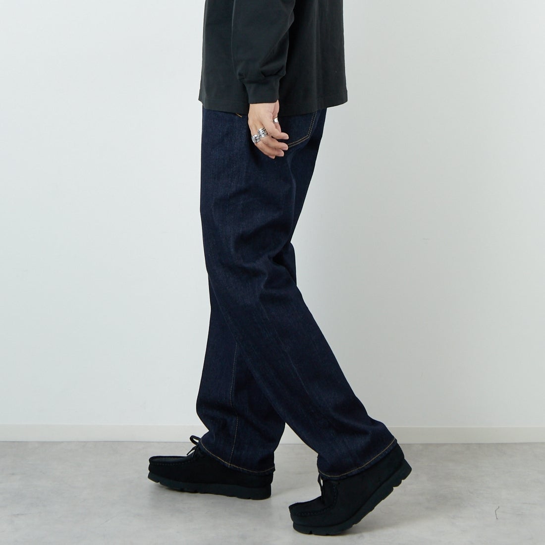 YANUK [ヤヌーク] PREMIUM2 ワイドストレート Roomy [57253040] POW &&モデル身長：179cm 着用サイズ：L&&