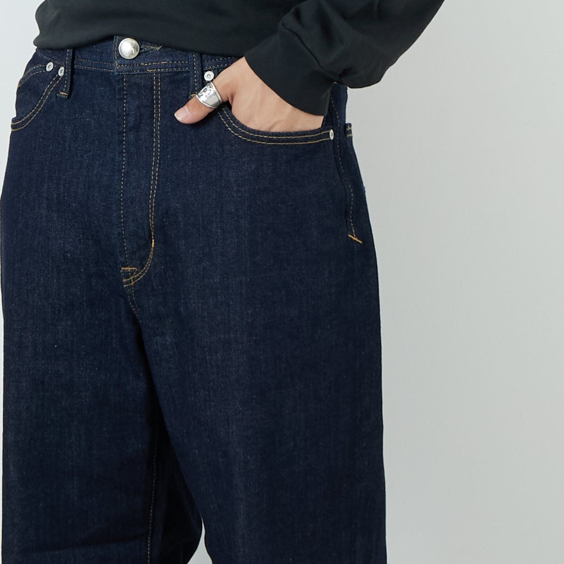 YANUK [ヤヌーク] PREMIUM2 ワイドストレート Roomy [57253040] POW &&モデル身長：179cm 着用サイズ：L&&