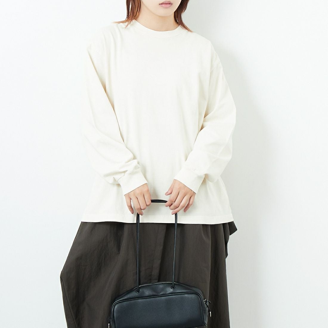 blurhms ROOTSTOCK [ブラームス ルーツストック] クラシックロングスリーブTシャツ [BROOTS25S28F25] 01 D.IVORY &&モデル身長：168cm 着用サイズ：2&&